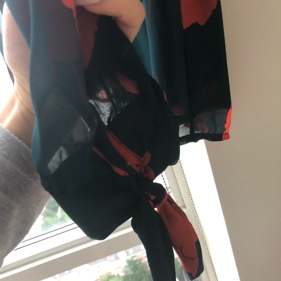 Cupcakes and cashmere josette tie wrist blouse xs - Picture 7 of 8